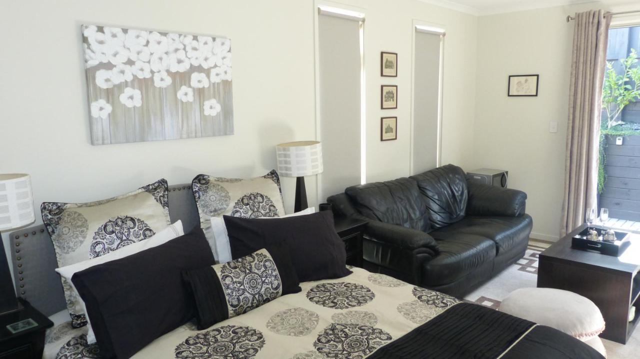 Modern Self Contained Apartment In Riverhead Экстерьер фото